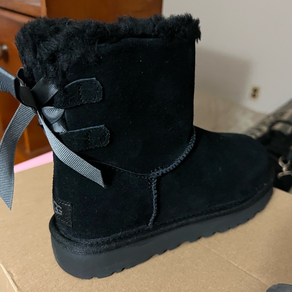 BRAND NEW UGGS STILL IN BOX